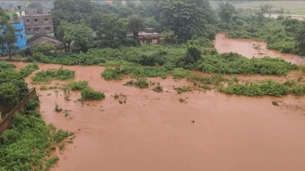 Red muddy water floods Koida homes in Sundargarh Odisha