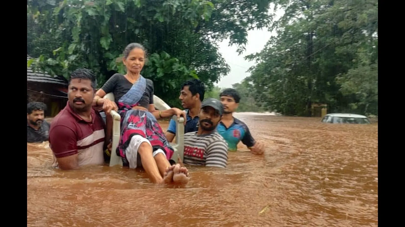 Odisha CM announces ₹1,000 crore relief package for flood‑hit districts