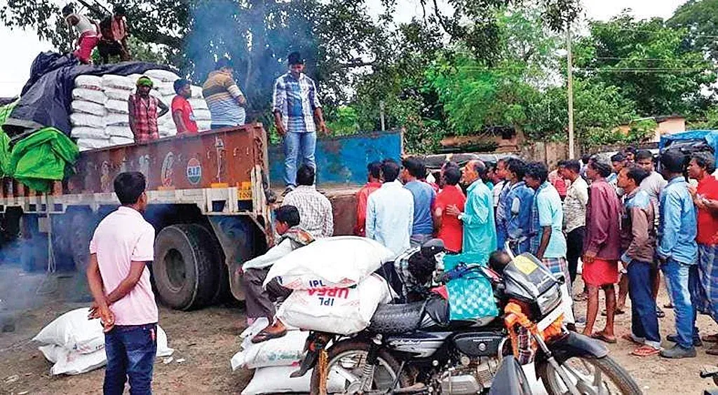 Sundargarh Farmers Face Fertilizer Shortages Despite Ample Stocks