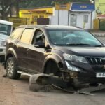 Police vehicles chasing a car in Bhubaneswar